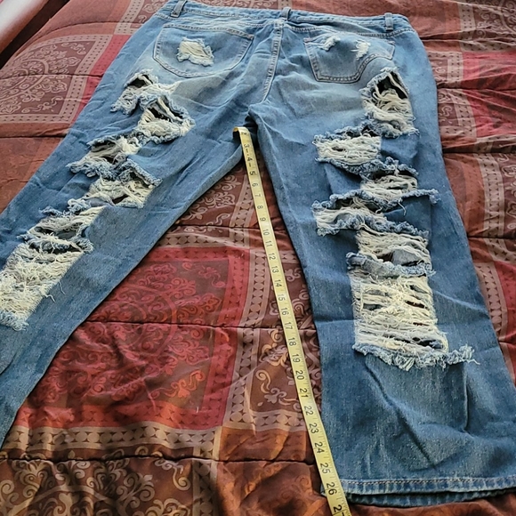 Ripped denim jeans - Picture 3 of 6